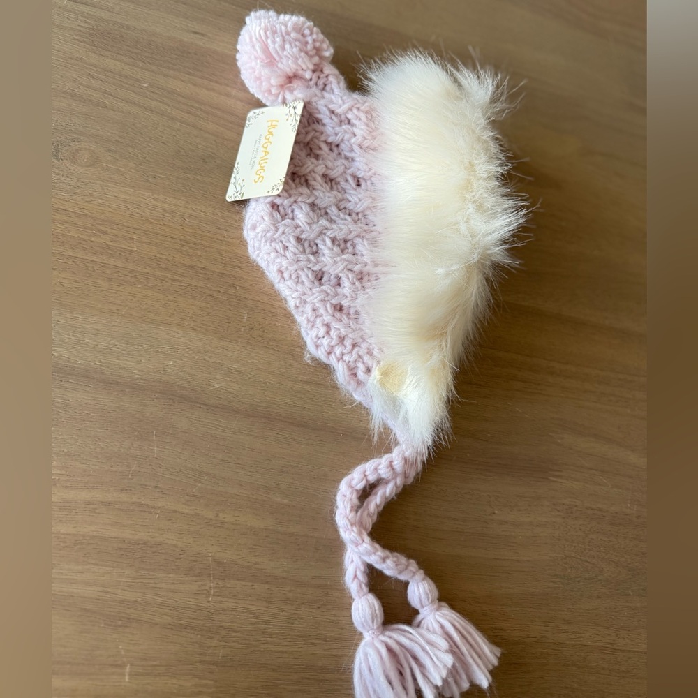 NWT baby “huggalugs” winter hat (0-6 months)